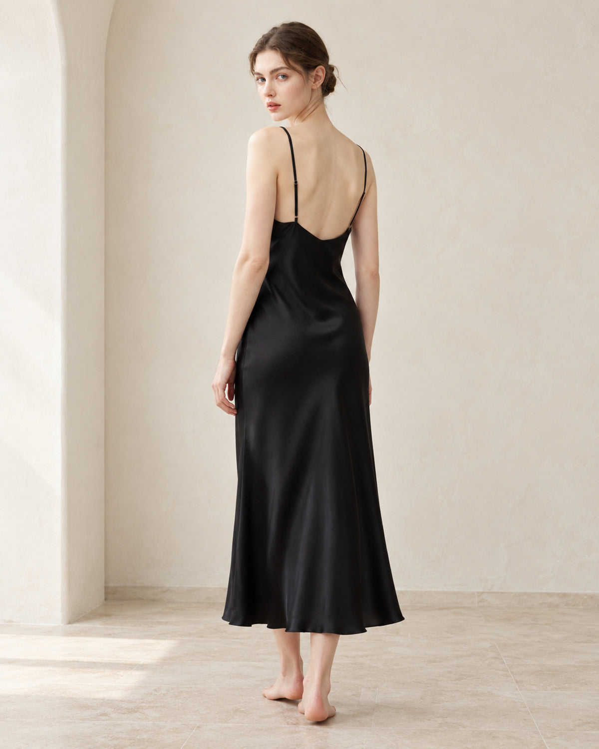 Sculpted 19-Momme Mulberry Silk Bow-Keyhole Midi Dress